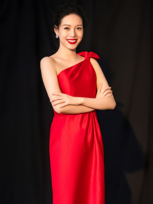 美女露100%胸